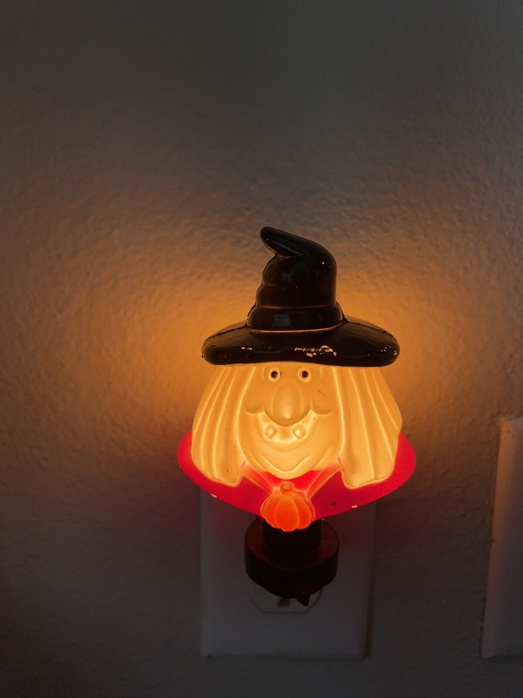 Vintage Witch Halloween Night Light On/Off Switch