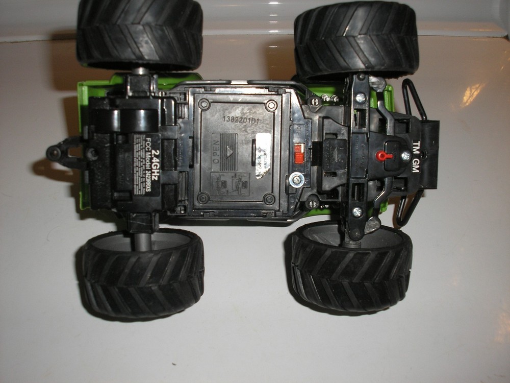 Plastic 7 3/4" 1960's Chevy Blazer Remote Controlled NO CONTROLLER UNTESTED