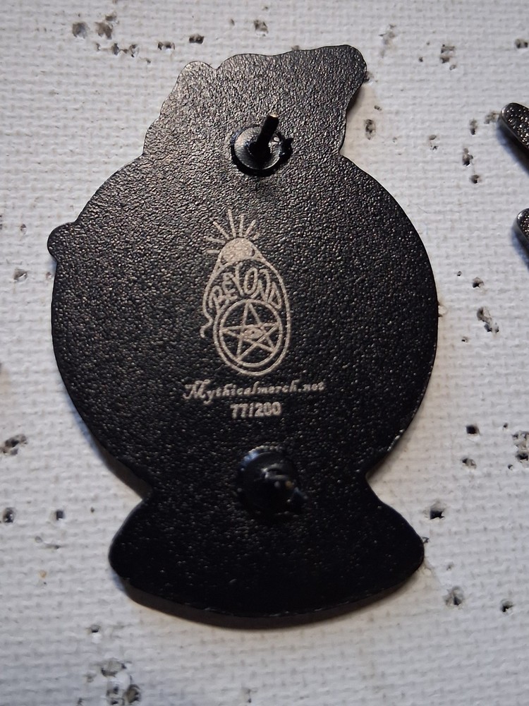 Grateful Dead Artist Medium Size Pin Hustle Pack