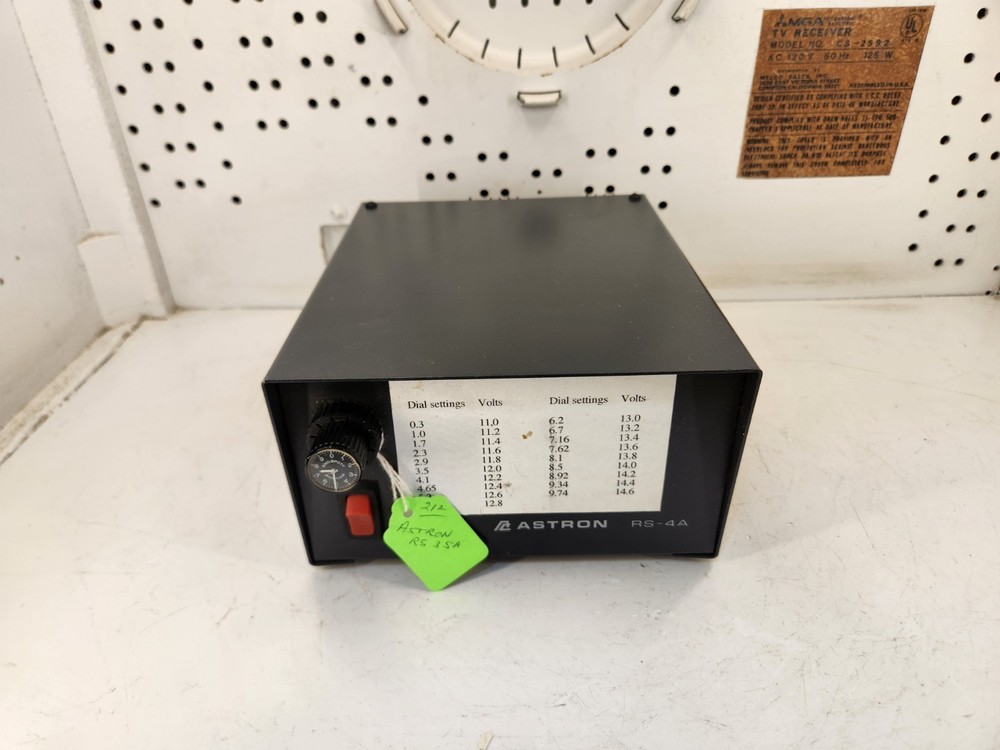 ASTRON Model RS-4A Power Supply 13.8 VDC / 4A ~ Untested