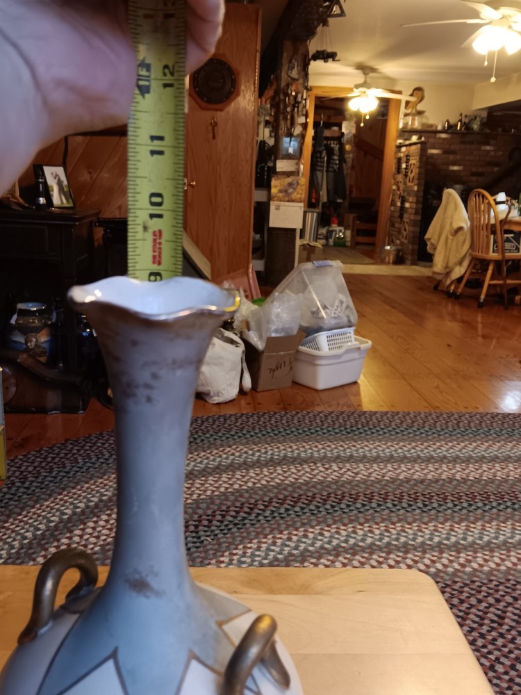 CERAMIC EWER VASE WITH HANDLES. 929