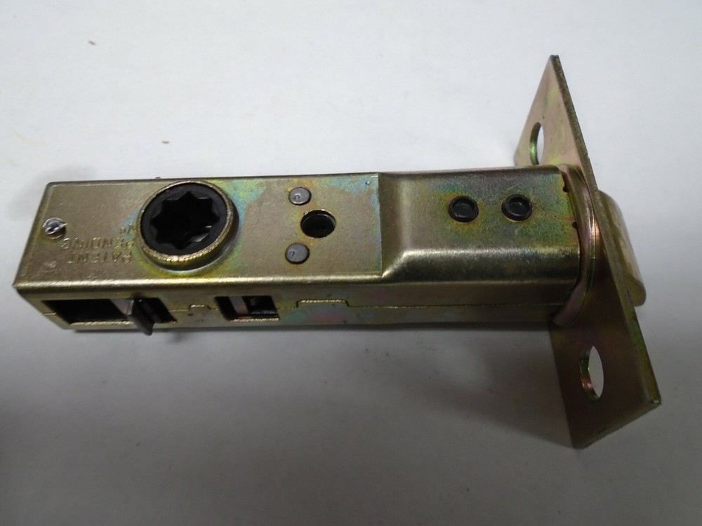 Bravo 2-3/8 passage Latch 96HW