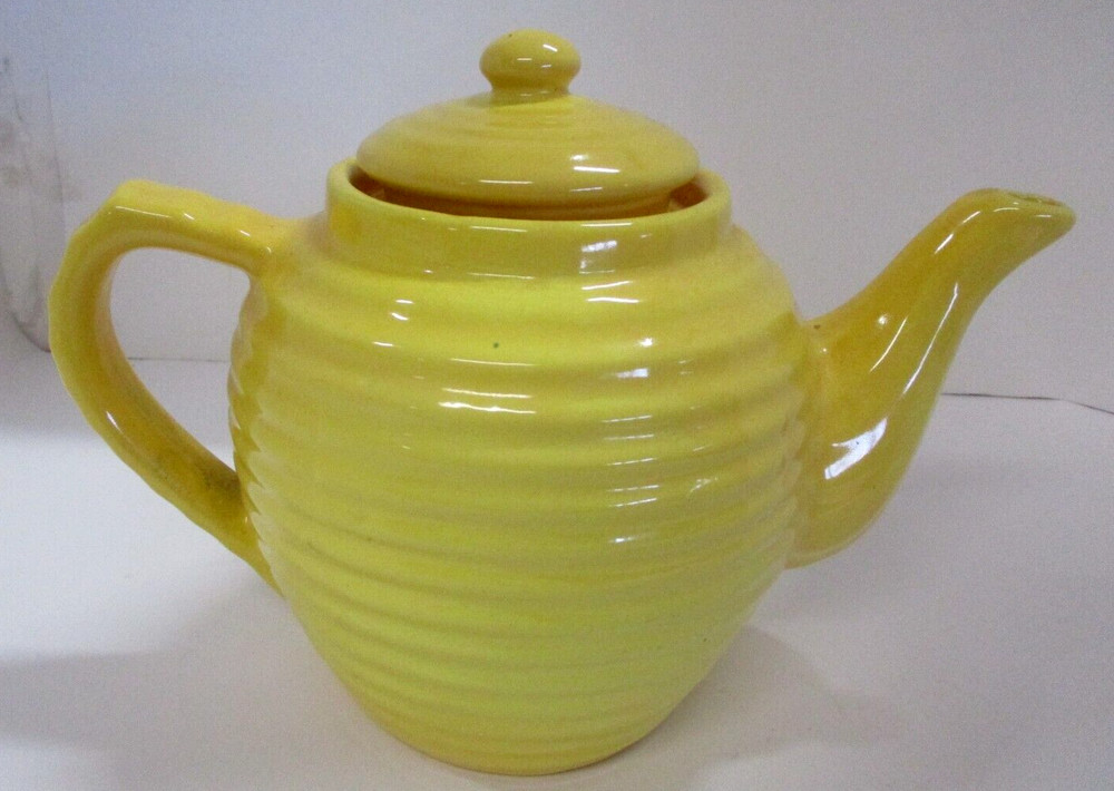 Bauer 2000 Ringware Pottery Teapot~ Yellow
