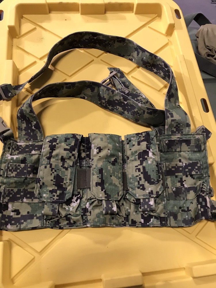 Eagle Industries AOR2 Multipurpose Split Front Chest Rig, DEVGRU, Seals
