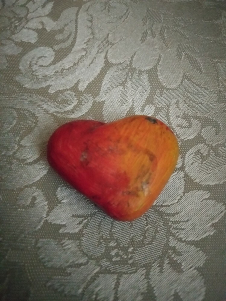 https://ebay.it/usr/faquar-57 YELLOW RED HEART H3CM BASE 4 CM