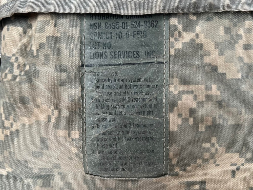 US Army ACU Hydration Carrier 100 OZ 3L System With Bladder Camelback UCP Pack