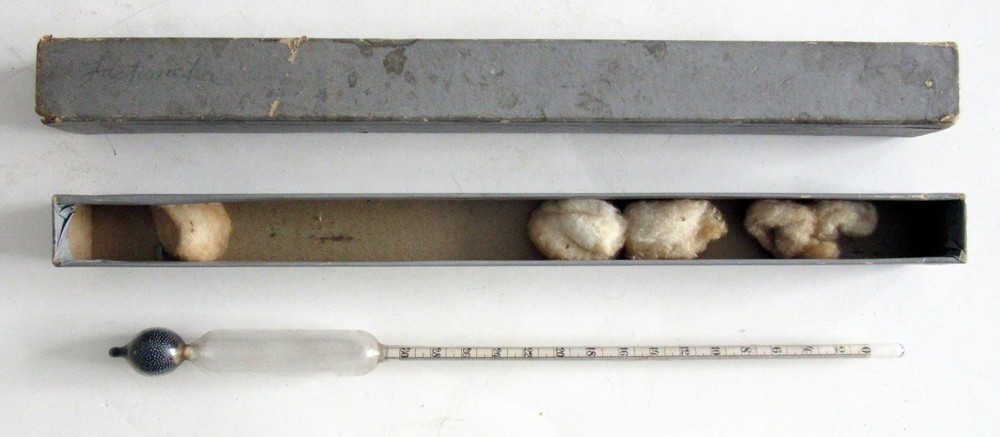 Beaume Scale for Heavy Liquids. with Box