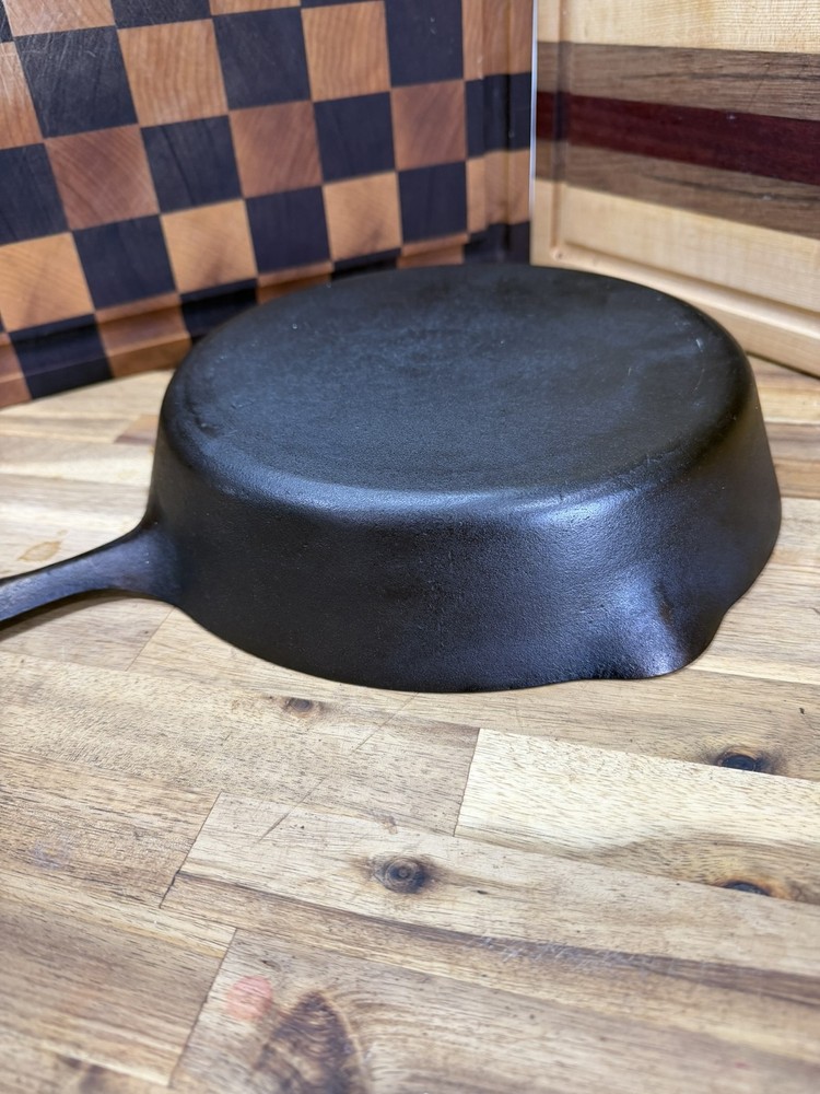 Unmarked #7 Skillet