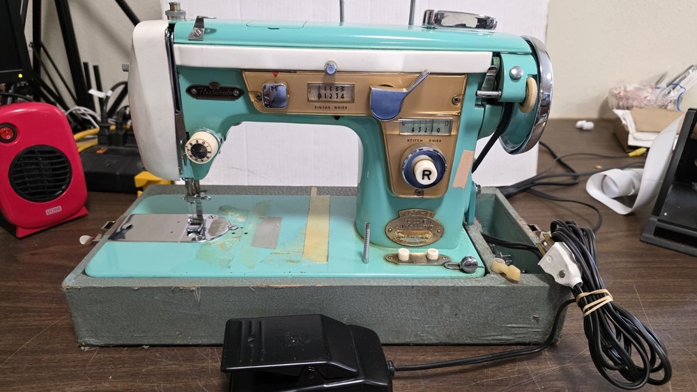 Fleetwood 767-B Deluxe Sewing Machine