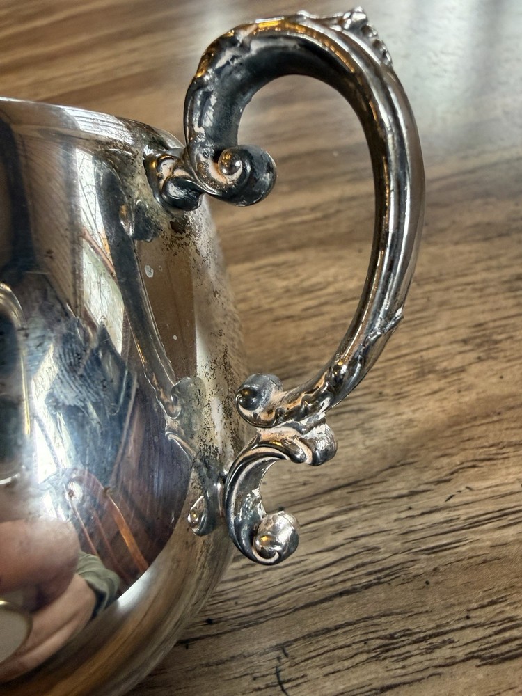 Vintage Wm Rogers Silver Plate Double Handle Sugar Bowl