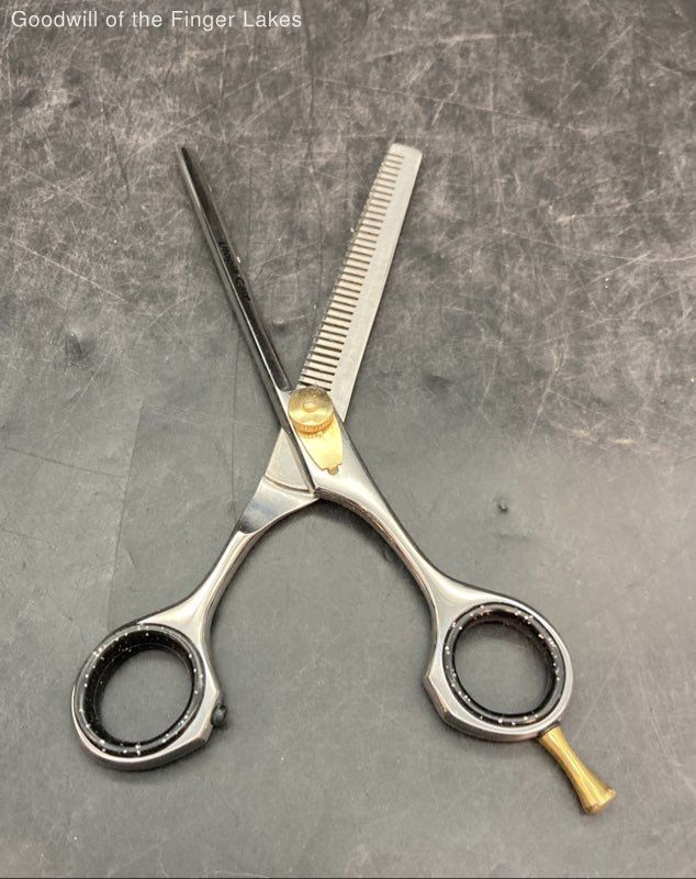 Utopia Care Hair Thinning Shears in Case
