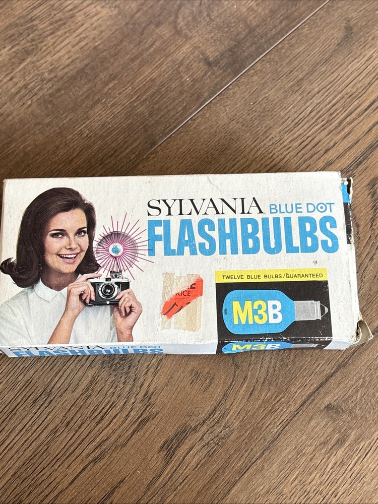 Sylvania Blue Dot Flashbulbs M3B 12-Pack with Original Packaging VINTAGE