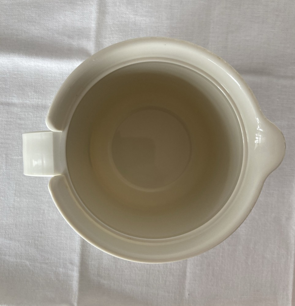 Tupperware Beautiful Sugar And Creamer With Wine Colored Lids Very Nice Shape