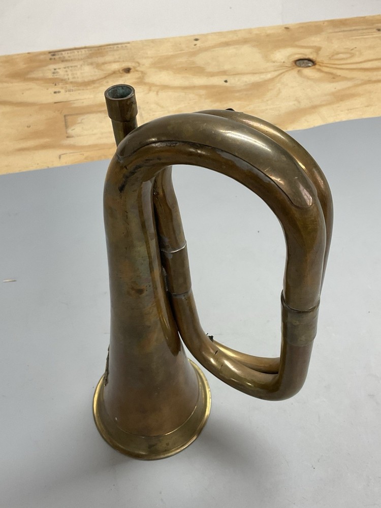 WW2 BRITISH BUGLE- Reproduction- y444