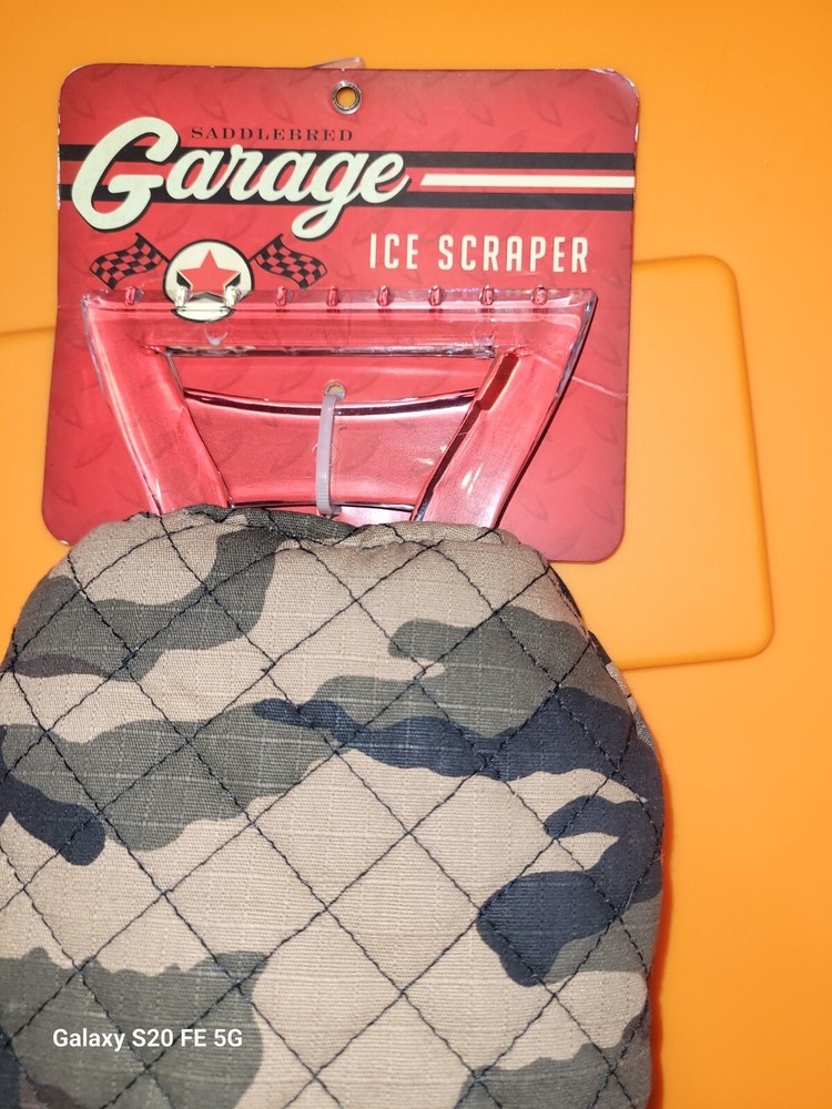 New! SaddleBred Garage Camouflage Mitt Ice Scraper Durable Elastic Trimmed Cuff