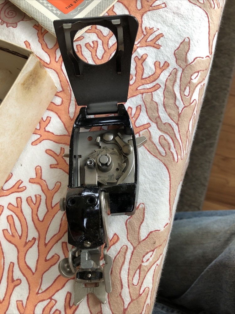 1950s Singer Sewing Machine Automatic Zigzagged For Multiple Class Machines