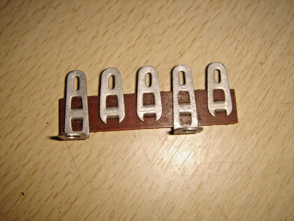 Vintage 5-way Bakelite tag strip