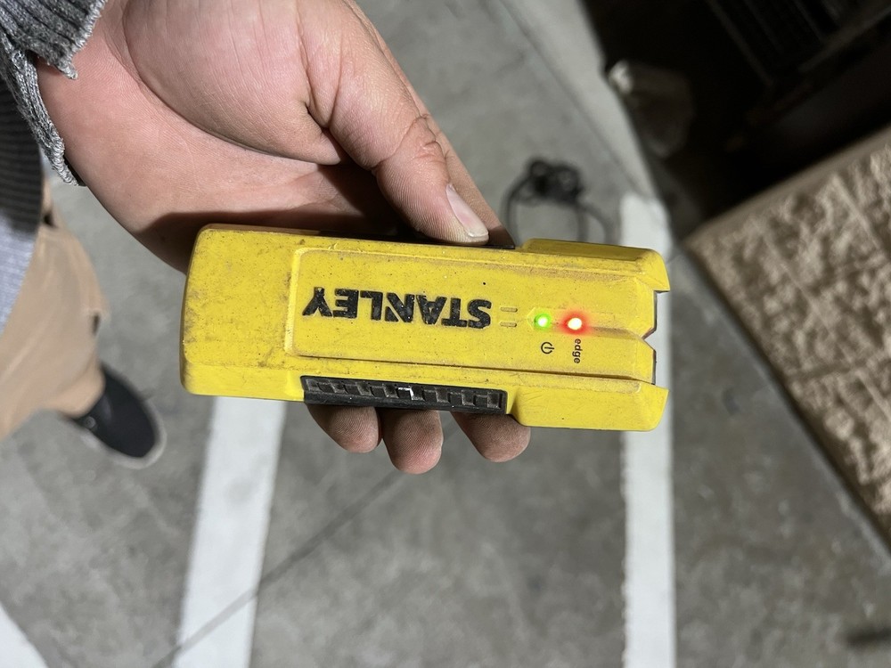 Stanley Stud Finder 77-050 Advanced Stud Sensor