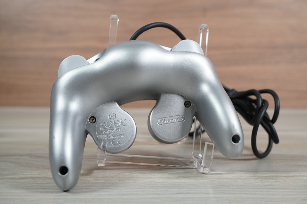 Official OEM Genuine Nintendo GameCube Controller Silver DOL-003 T2 stick