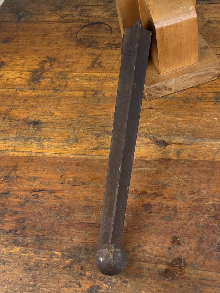 Antique Iron Handle ~ Crank, Turn, Spin ~ Hit or Miss Engine, Farm Implement?
