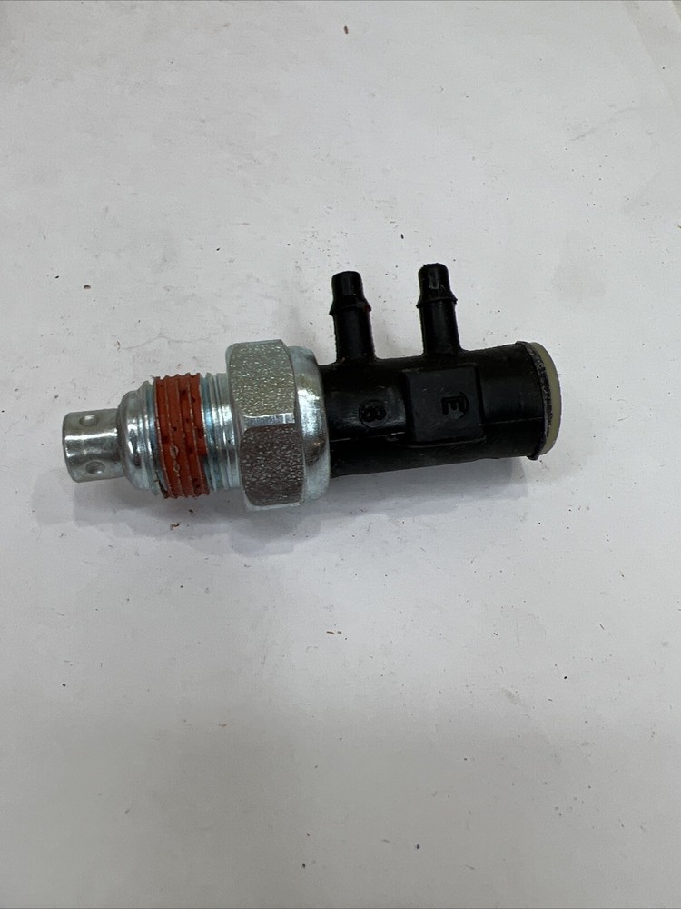 Ported Vacuum Switch Standard PVS12