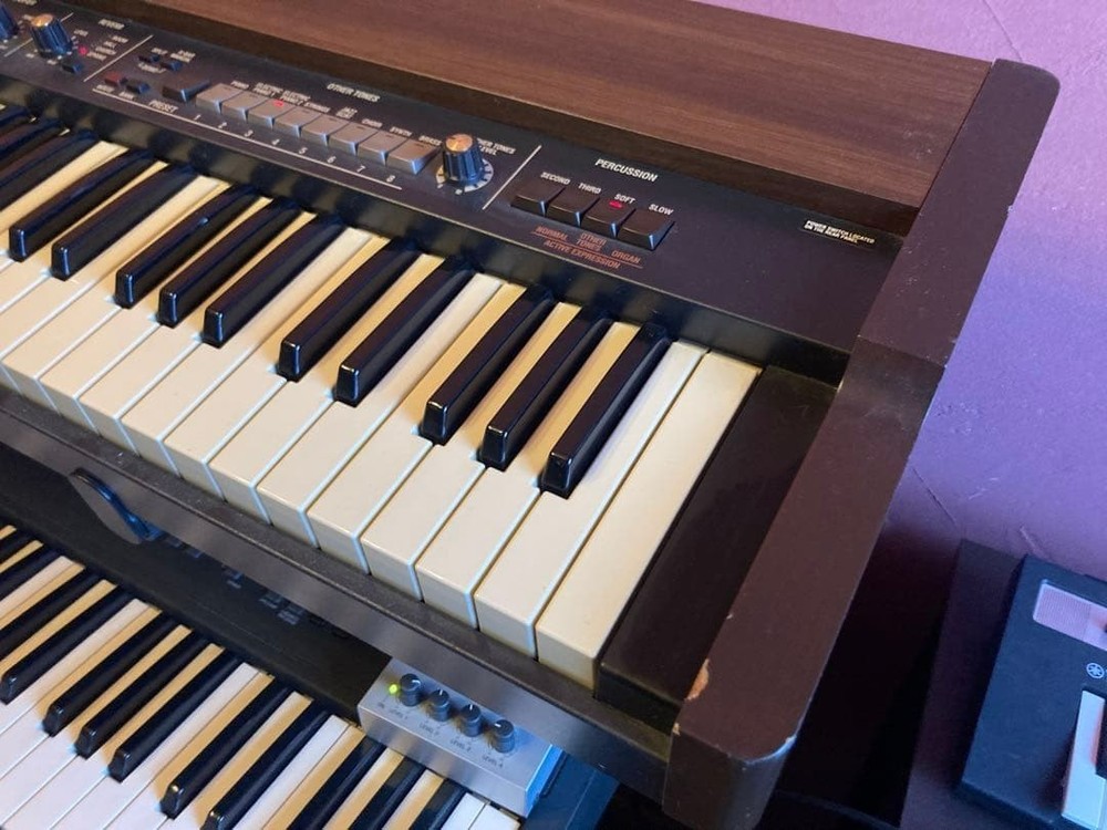 ROLAND VK8 ORGAN STAGE KEYBOARD