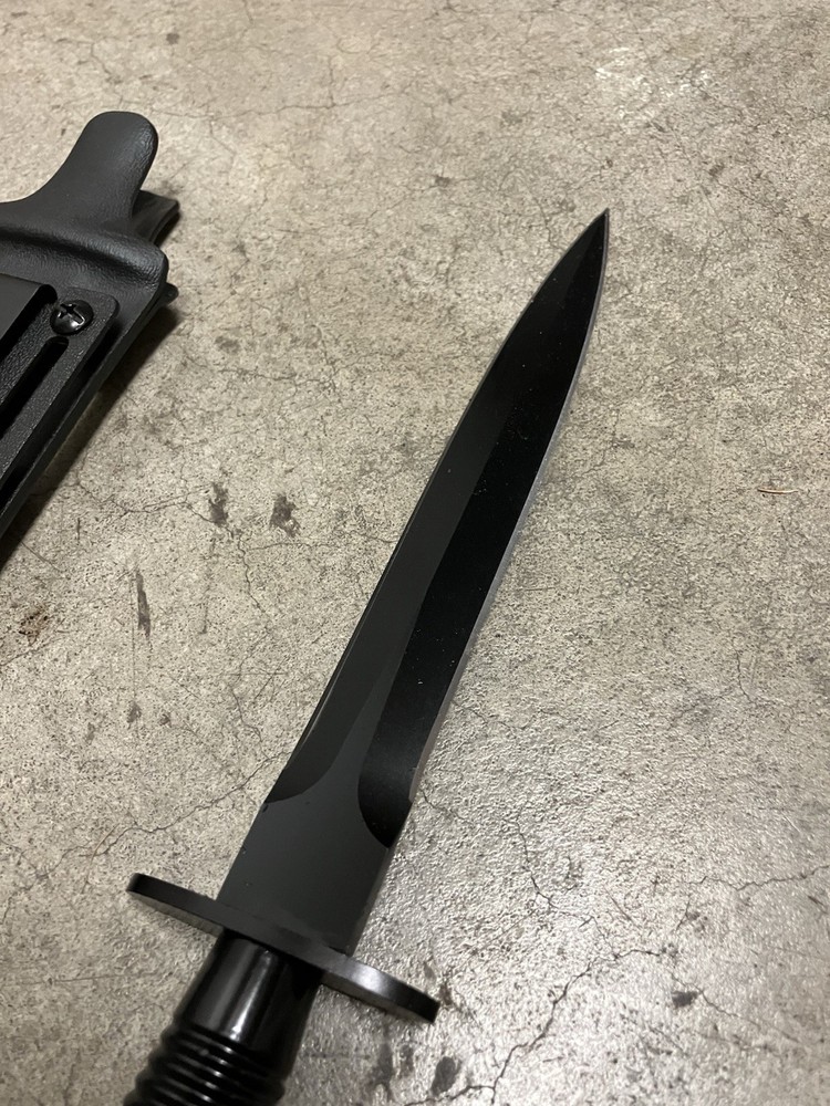 BLACK TACTICAL COMMANDO STYLE KNIFE WITH SCABBARD