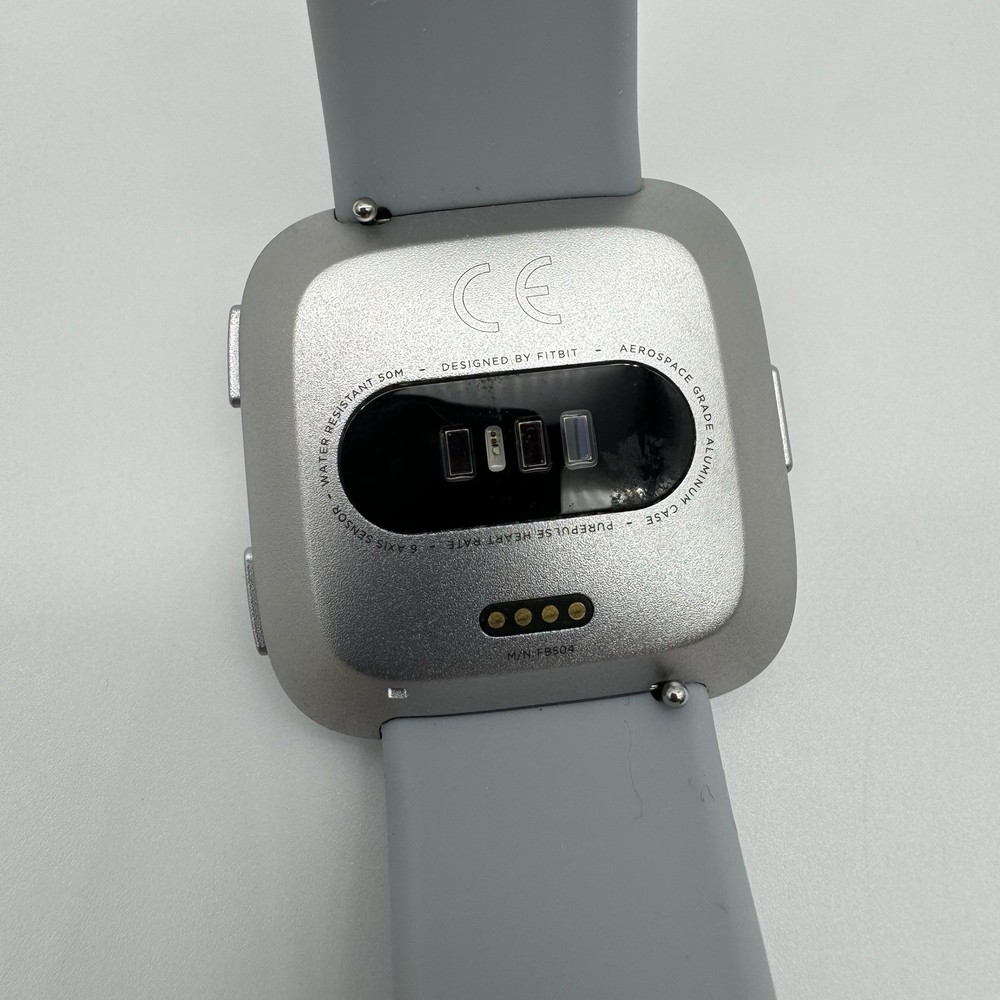 Fitbit Versa Smart Watch Bluetooth Fitness Tracker Silver Case (FB504) Large