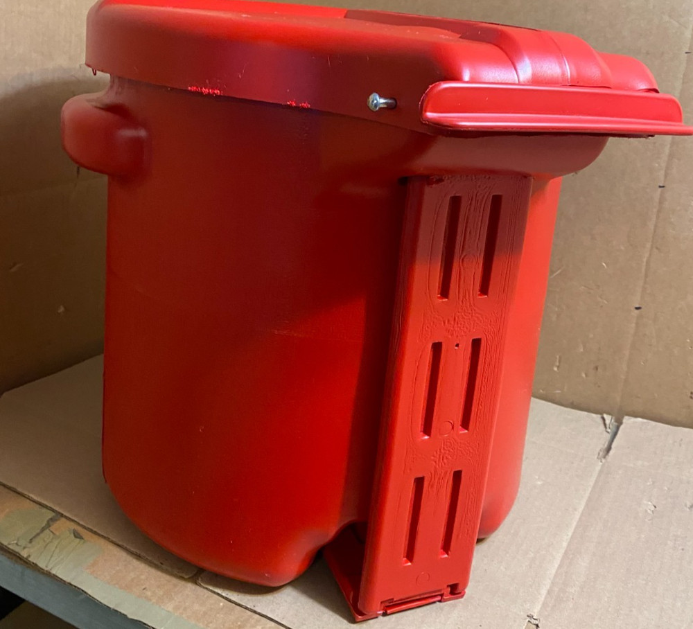 EAGLE 945BIO Biohazard Step On Poly Waste Container 10 Gallon