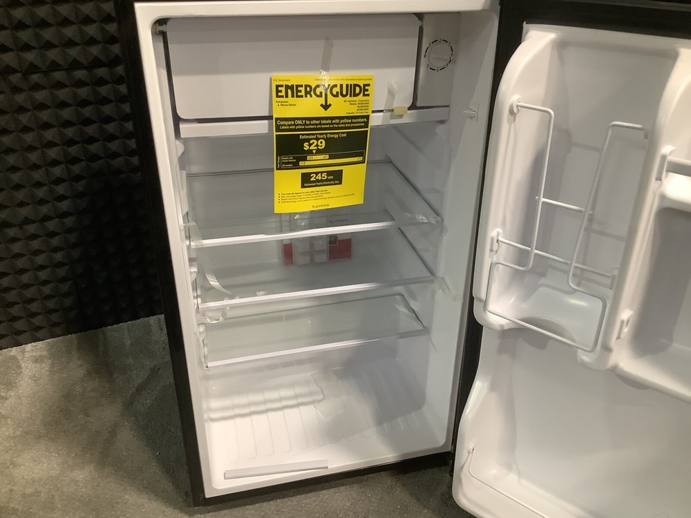 Magic Chef 3.5 Cu. Ft. Compact Refrigerator (Black) MCBR350B2 ✅ 🇺🇸