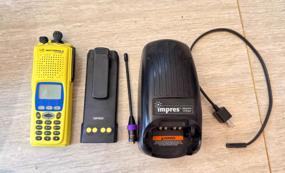 1pcs MOTOROLA XTS5000, 380-470 frequency