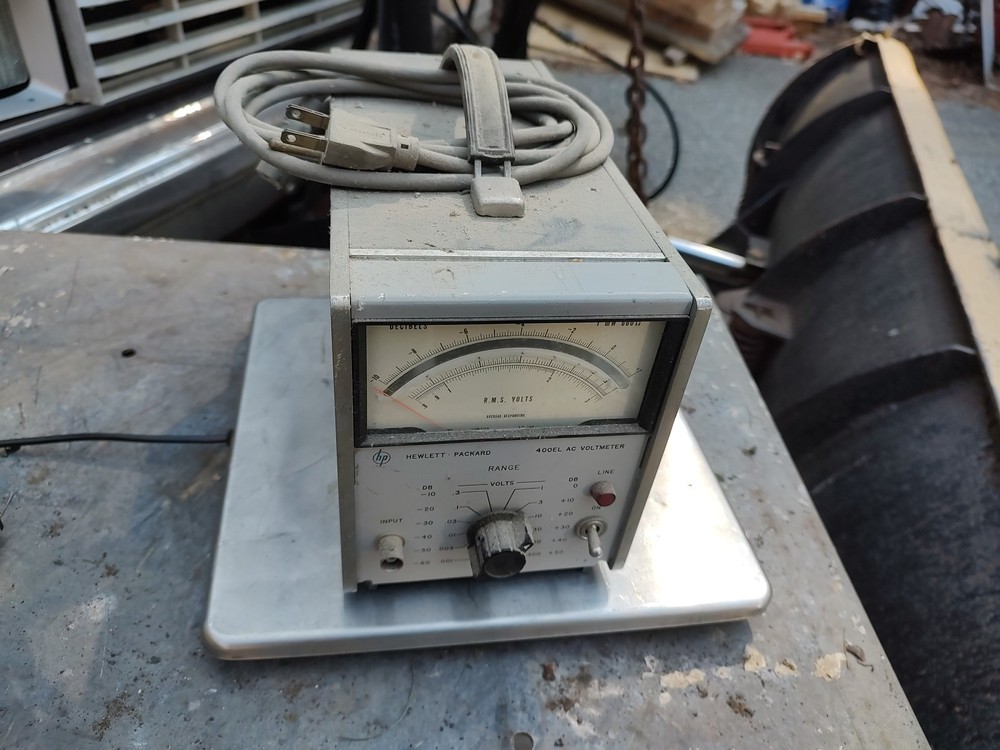 HP Model 400 El AC Voltmeter Nice Unit