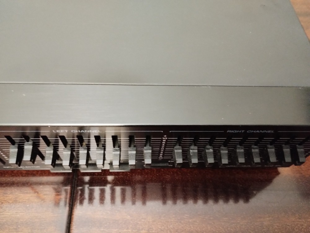 Sony SEQ-910 Graphic Equalizer / 9 Band Spectrum Analyzer