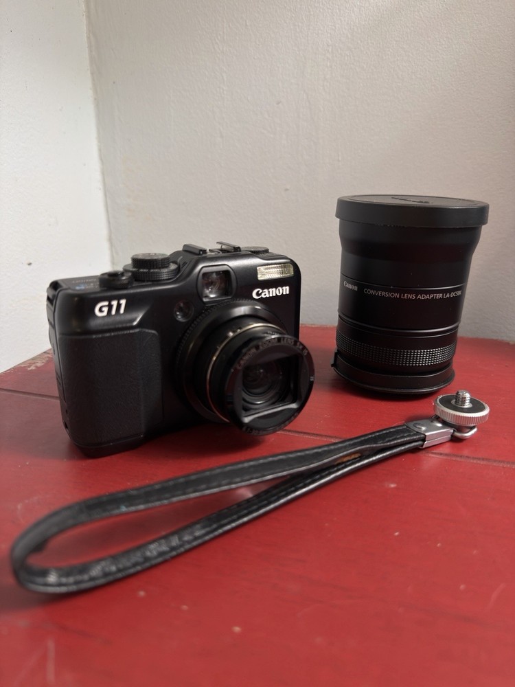 Canon PowerShot G11 Compact Digital Camera 10MP 5x IS Flash w/ Accessories