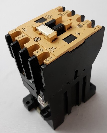 Allen-Bradley 100-A18NZ3 Contactor