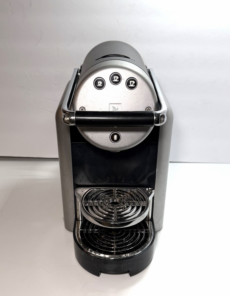 Nespresso Vertuo Coffee Machine Type 9737N Espresso Maker Powers On Silver