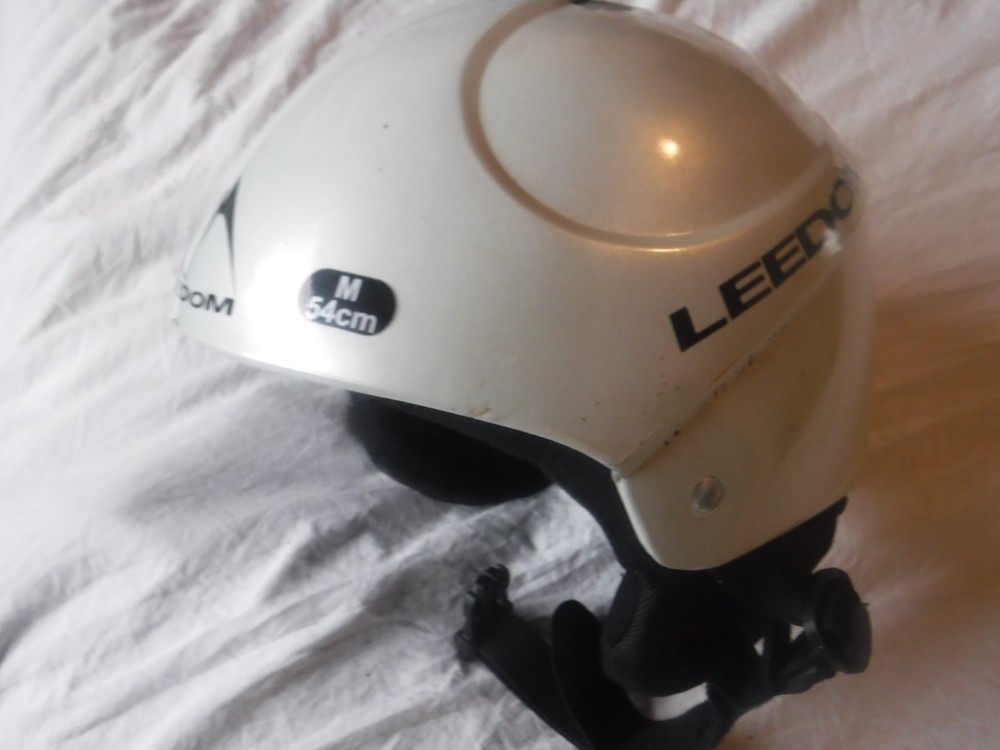 Leedom Helmet ski Snowboard Helmet Adjustable Light Gray Size Medium 54 CM