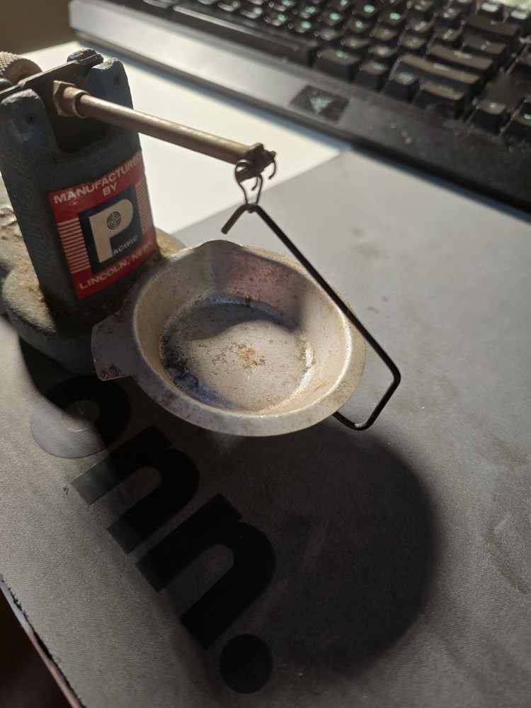 VINTAGE PACIFIC RELOADING POWDER MEASURE Scale