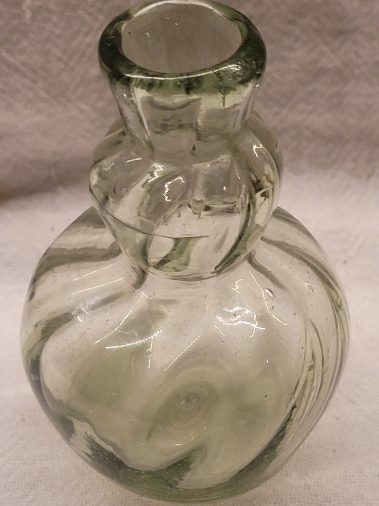 Nice Swirled Pontiled Light Green Small Bottle
