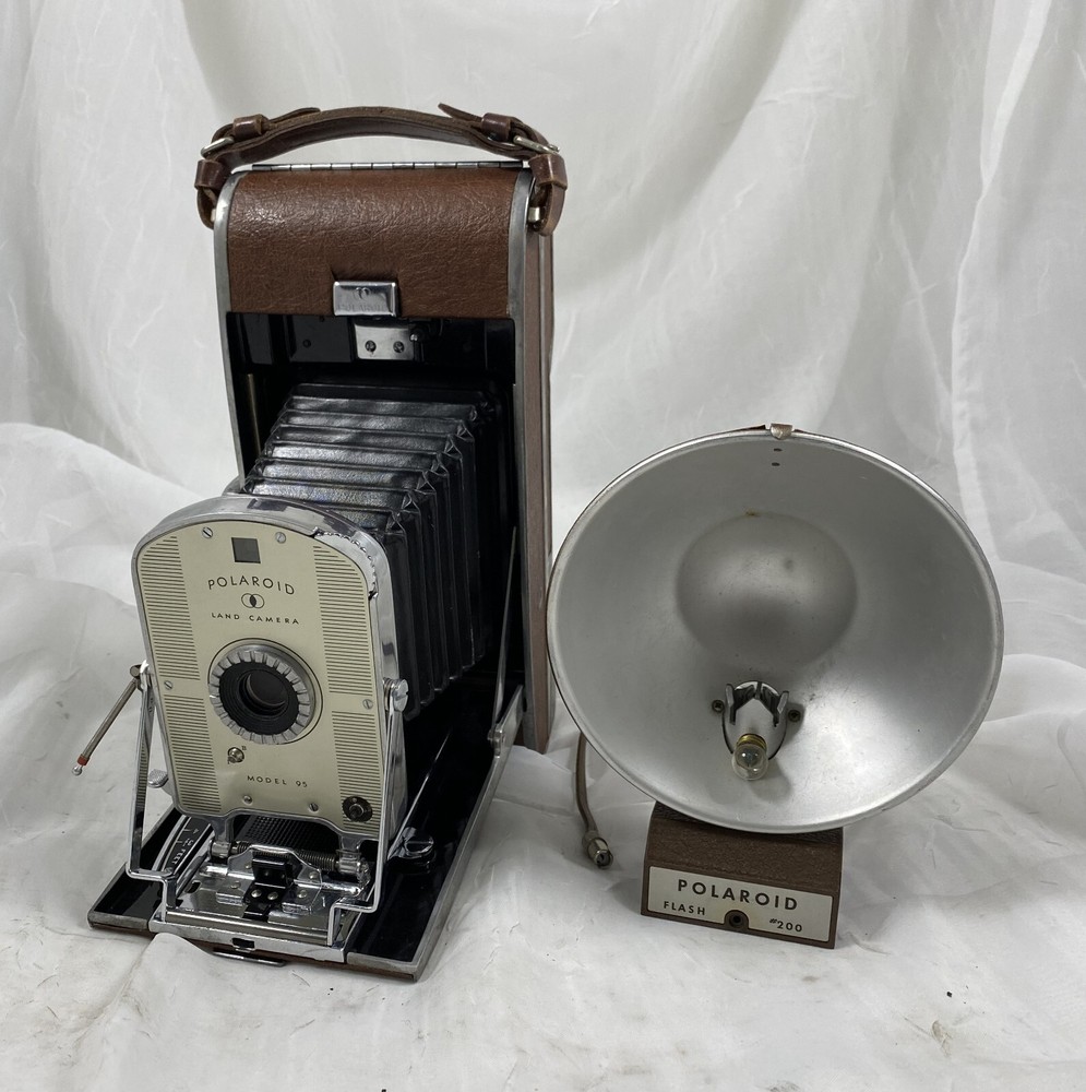 POLAROID LAND CAMERA MODEL 95 WITH FLASH #200, UNTESTED