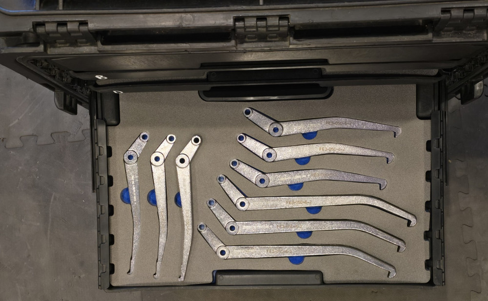 Master Puller Kit-Snap-On Tools Rolling Toolbox Tools Included