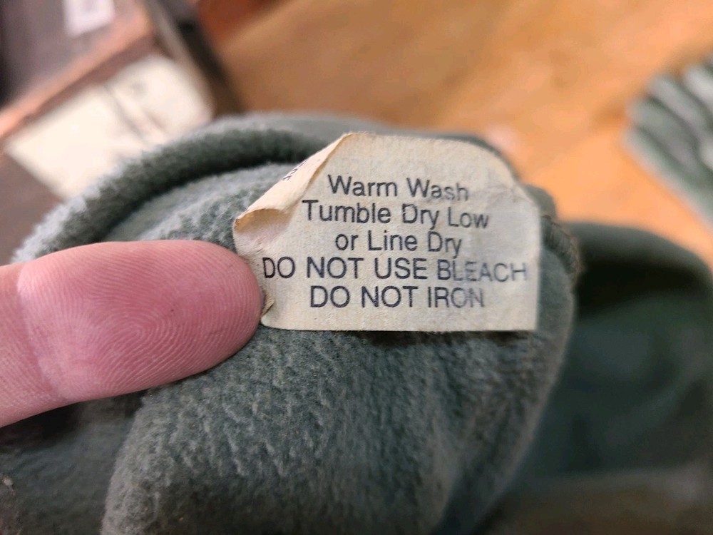 US Army Microfleece Cap & Large Gortex Gloves