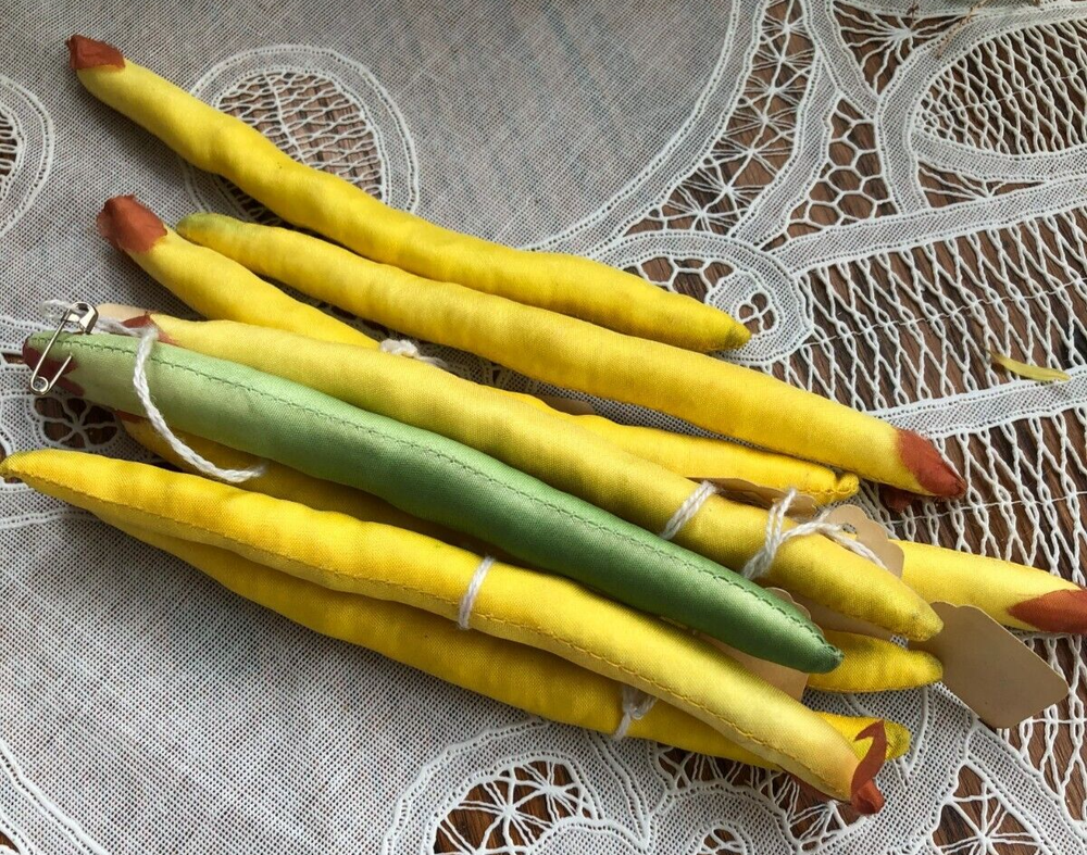 9 REALISTIC FAKE BEANS