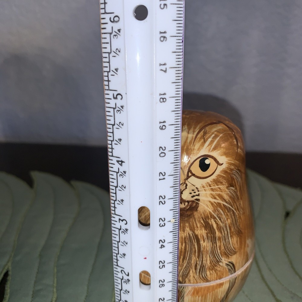 AUTHENTIC MODELS Oriental Stacking 5 Cats Read