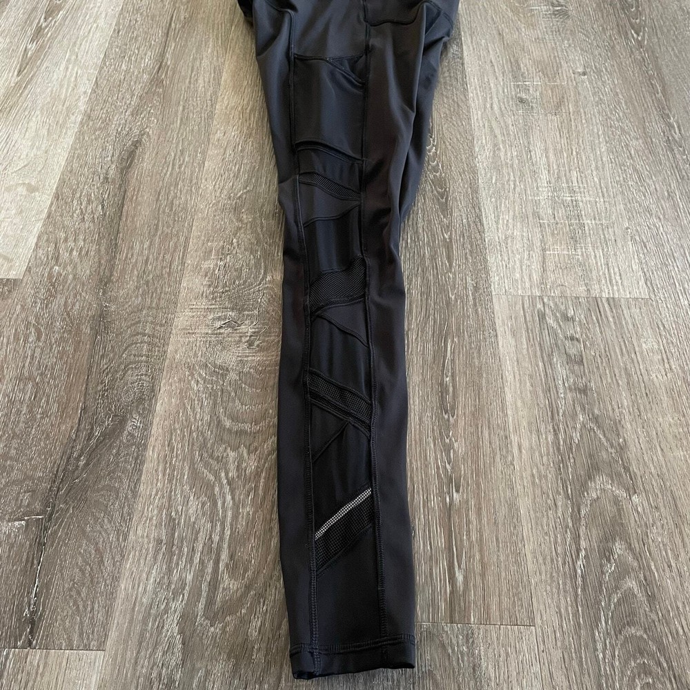 Lululemon Speed Up Tight *Mesh 28" in Black - Size: 4