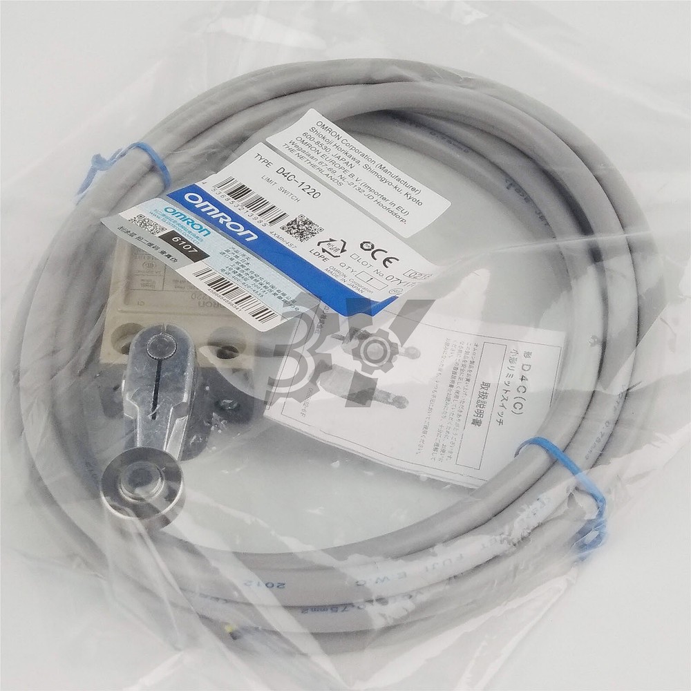 ONE NEW D4C-1220 OMRON Limit Switch