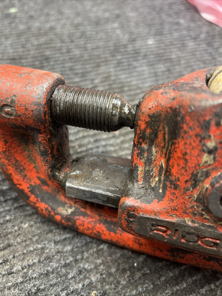 Used Ridgid 202 Pipe Cutter Wide Roll
