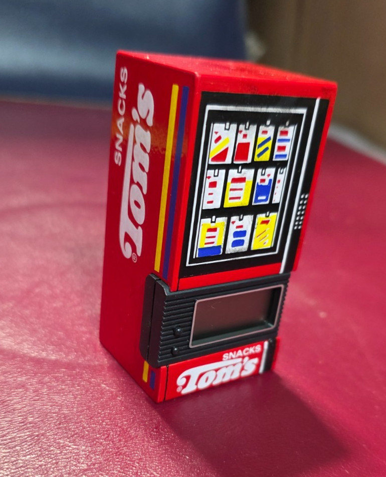 Tom's Snacks Clock Vending machine miniature Advertisement Needs battery