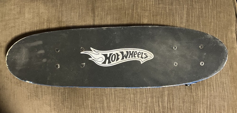 Hot Wheels 21” Skateboard