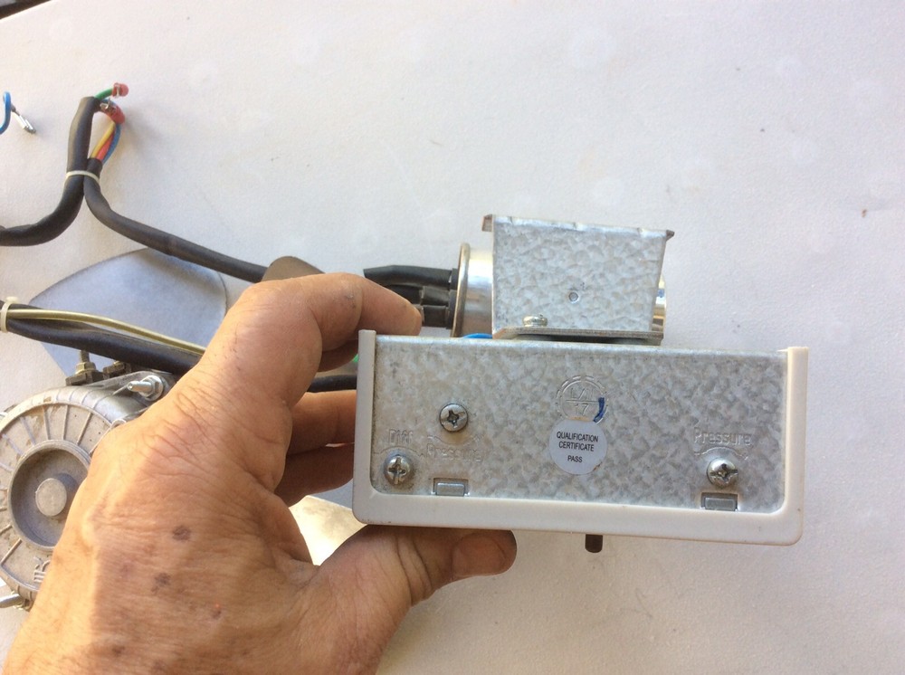 Compressor Air Thermostat W/ Fan